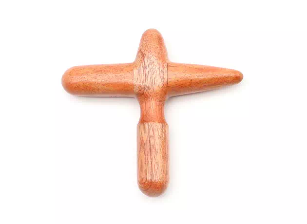 Cruce din lemn pentru masaj