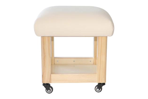 Taburete din lemn, pe roți