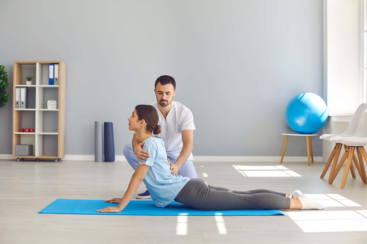 Și maseur-ul ar trebui să îi poată recomanda clientului exercițiile adecvate Și maseur-ul ar trebui să îi poată recomanda clientului exercițiile adecvate